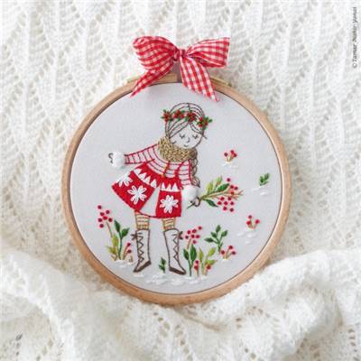 SNOWY GIRL - KIT BRODERIE 16X16CM - TAMBOUR NON INCLUS - TAMAR NY