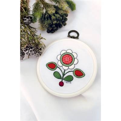 INTRODUCTION A LA BRODERIE BLANCHE EN COULEUR