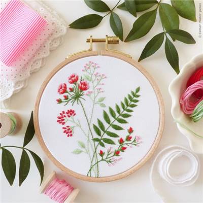 FERN & FLOWERS - KIT BRODERIE 16X16CM - TAMBOUR NON INCLUS - TAMAR NY