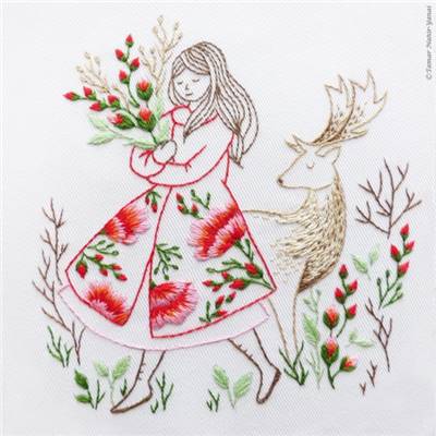 FESTIVE LADY & DEER-KIT BRODERIE 21X21CM-TAMBOUR NON INCLUS-TAMAR NY