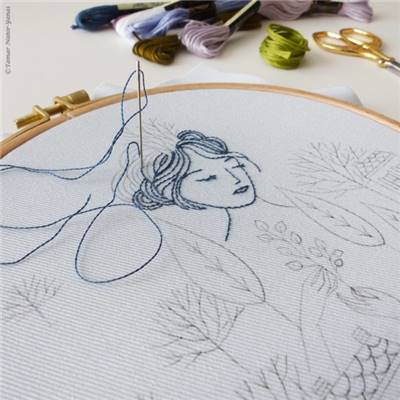 WINTER QUEEN - KIT BRODERIE 21X21CM - TAMBOUR NON INCLUS - TAMAR NY