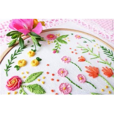 HAPPY GARDEN - KIT BRODERIE 16X16CM - TAMBOUR NON INCLUS - TAMAR NY