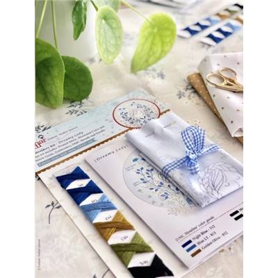 DREAMY LADY - KIT BRODERIE 21X21CM - TAMBOUR NON INCLUS - TAMAR NY