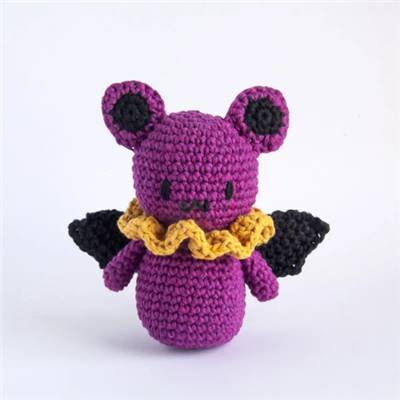 KIT AMIGURUMI HOOOKED - MAVIS LA CHAUVE-SOURIS