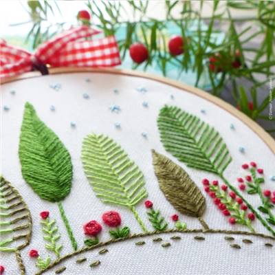 CHRISTMAS FOREST - KIT BRODERIE 16X16CM - TAMBOUR NON INCLUS-TAMAR NY