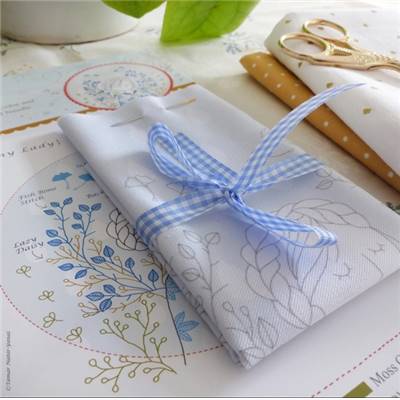 DREAMY LADY - KIT BRODERIE 21X21CM - TAMBOUR NON INCLUS - TAMAR NY