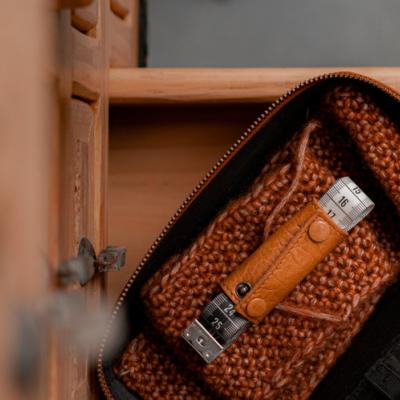 ETUI EN CUIR POUR MÈTRE RUBAN MUUD - ENYA - WHISKY