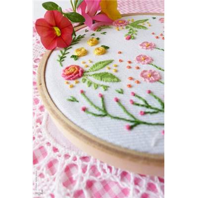HAPPY GARDEN - KIT BRODERIE 16X16CM - TAMBOUR NON INCLUS - TAMAR NY
