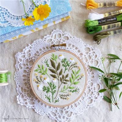 GREEN LEAVES - KIT BRODERIE 16X16CM - TAMBOUR NON INCLUS - TAMAR NY
