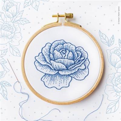 THE BLUE ROSE - KIT BRODERIE 16X16CM - TAMBOUR NON INCLUS - TAMAR NY