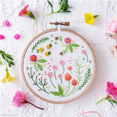 HAPPY GARDEN - KIT BRODERIE 16X16CM - TAMBOUR NON INCLUS - TAMAR NY