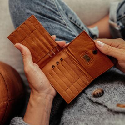 POCHETTE POUR AIGUILLES À COUDRE ET EPINGLES MUUD - ELVIA - WHISKY