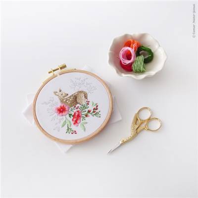 BABY DEER - KIT BRODERIE 16X16CM - TAMBOUR NON INCLUS - TAMAR NY