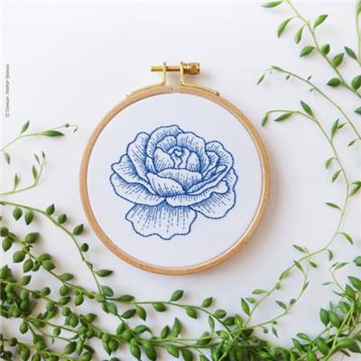 THE BLUE ROSE - KIT BRODERIE 16X16CM - TAMBOUR NON INCLUS - TAMAR NY