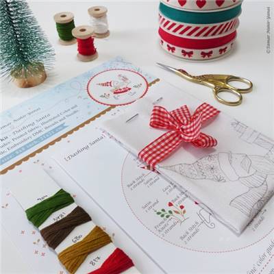 DASHING SANTA - KIT BRODERIE 21X21CM - TAMBOUR NON INCLUS - TAMAR NY
