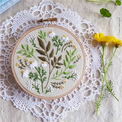 GREEN LEAVES - KIT BRODERIE 16X16CM - TAMBOUR NON INCLUS - TAMAR NY