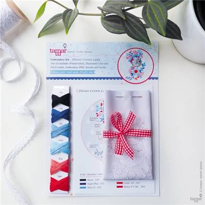 FLOWER CROWN LADY - KIT BRODERIE 21X21CM-TAMBOUR NON INCLUS -TAMAR NY