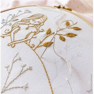 GOLD & GRAY PRINCESS-KIT BRODERIE 21X21CM-TAMBOUR NON INCLUS-TAMAR NY