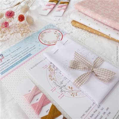 WILDFLOWERS CIRCLE - KIT BRODERIE 21X21CM-TAMBOUR NON INCLUS-TAMAR NY