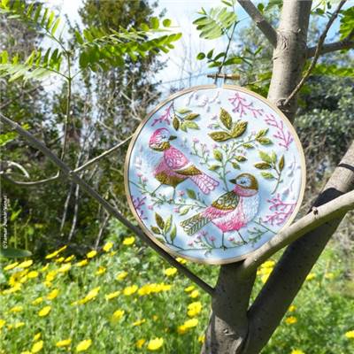 LOVE BIRDS - KIT BRODERIE 21X21CM - TAMBOUR NON INCLUS - TAMAR NY